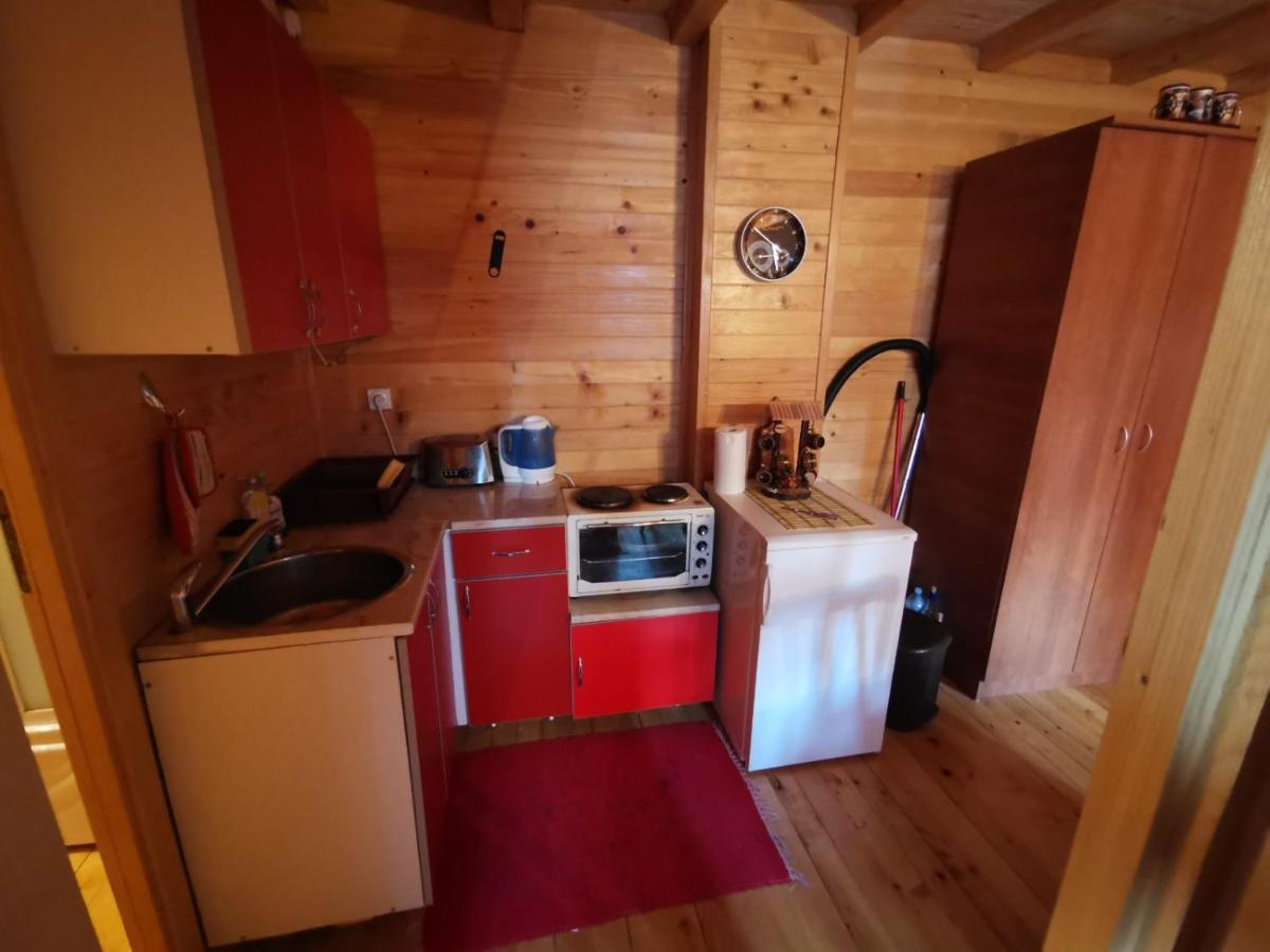 Apartman Bugar Mitrovac Exterior photo